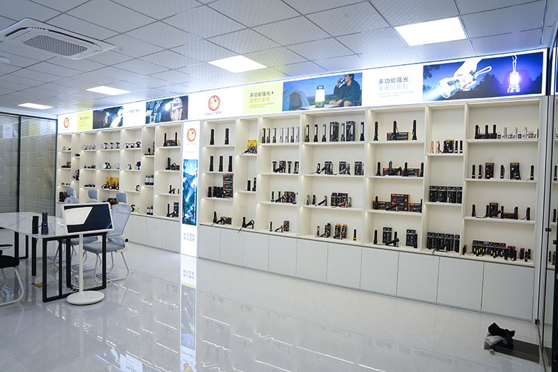 Kuinka valita luotettava Kiinan LED-taskulamppuvalmistaja OEM-projekteihin?